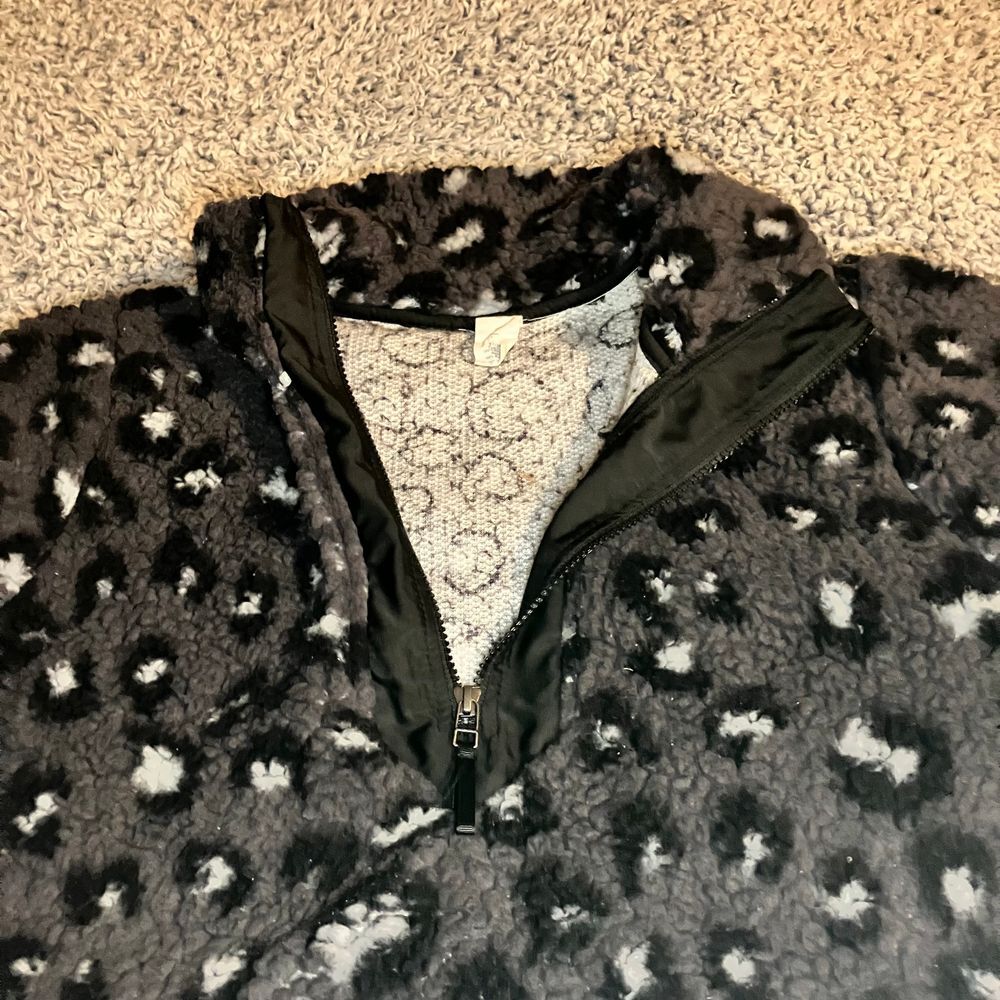 Livi by Lane Bryant Pullover Animal Print Plus 22/24